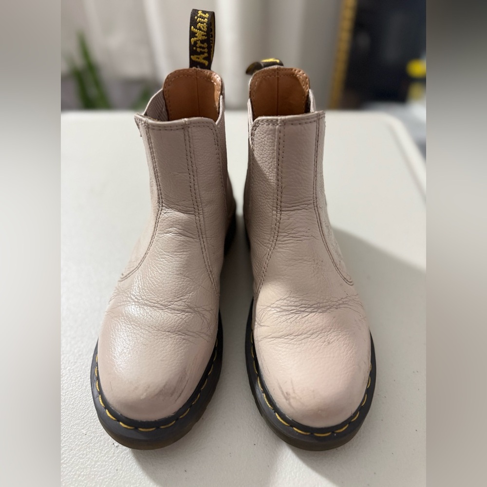 Dr. Martens Women's 2976 Virginia Chelsea Boot Size 7